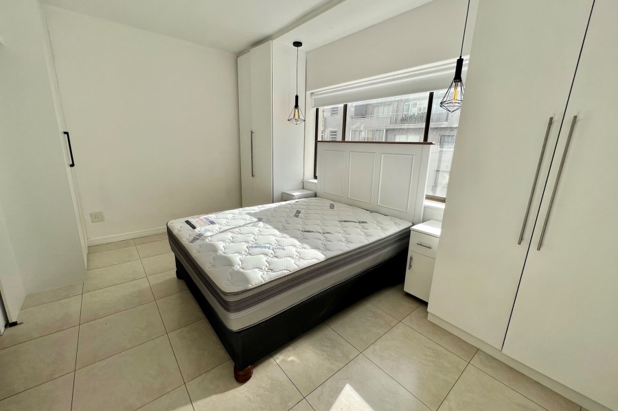 1 Bedroom Property for Sale in Sea Point Western Cape